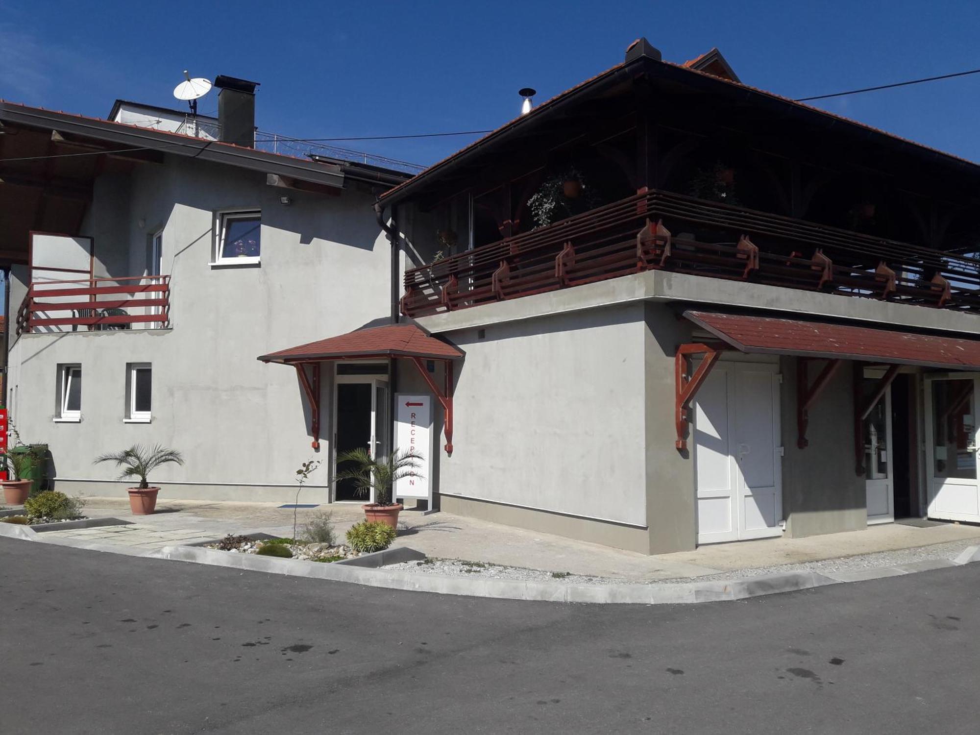 Guesthouse Kod Mosta Karlovac Exteriér fotografie
