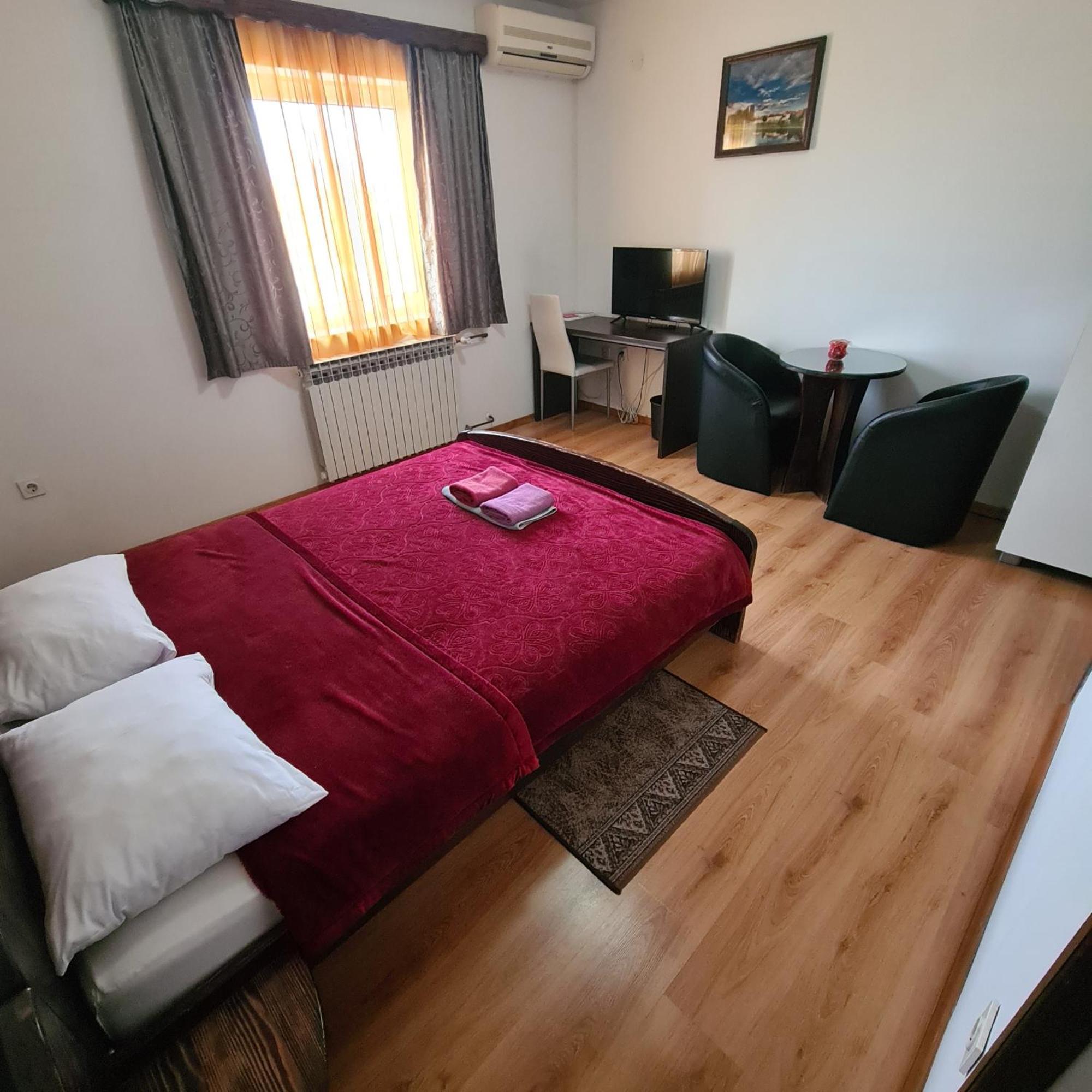 Guesthouse Kod Mosta Karlovac Exteriér fotografie